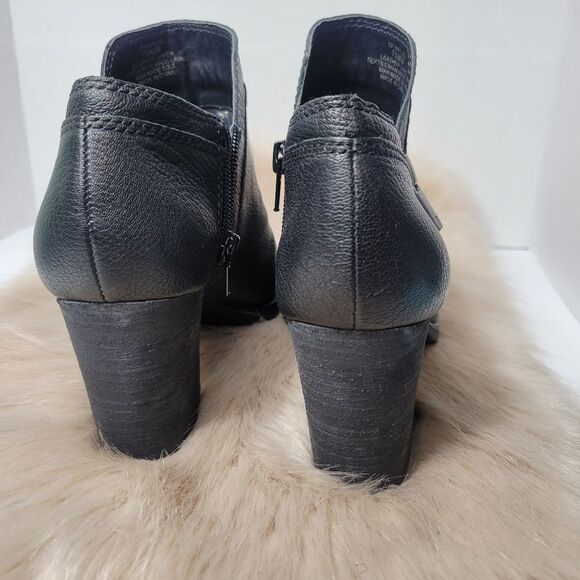 Lucky Brand Natalee Heeled Lugged Sole Side Zip Ankle Bootie Size 7.5 - Picture 4 of 10
